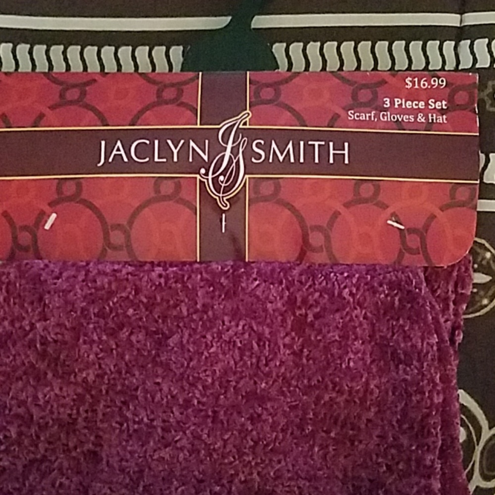 3 piece beanie, gloves n scarf.